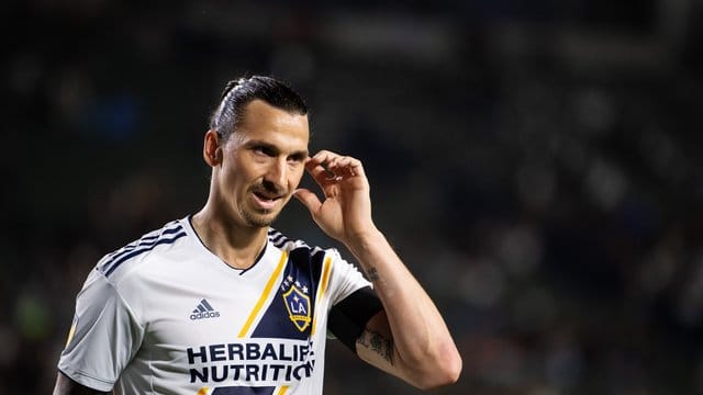 Zlatan Ibrahimovic spielt für LA Galaxy in der MLS. Zlatan Ibrahimovic spielt für LA Galaxy in der MLS.
