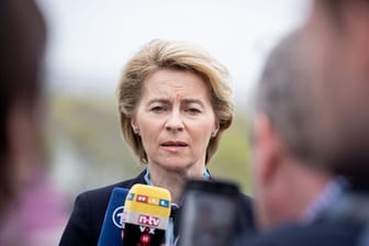 Zieht trotz der massiven Ausrüstungsmängel bei der Bundeswehr eine positive Bilanz ihrer bisherigen Amtszeit: Verteidigungsministerin Ursula von der Leyen.