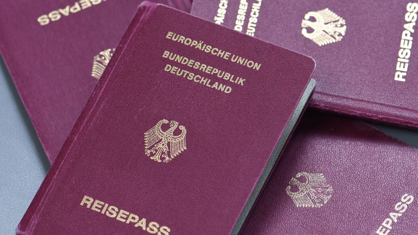 Deutsche Reisepässe: Zukünftig sollen Identitätstäuscher bis zu zehn Jahre lang die deutsche Staatsangehörigkeit verlieren können.