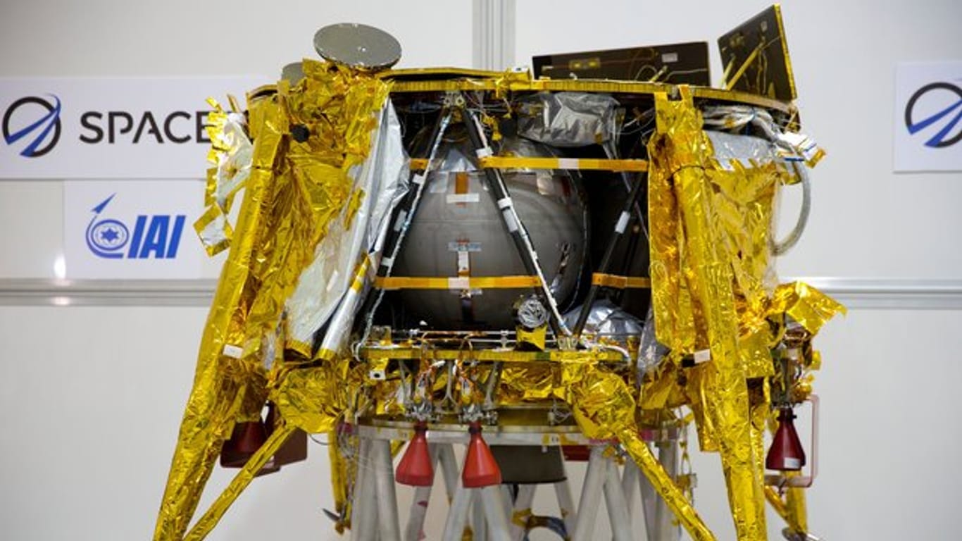 Israels Raumsonde "Beresheet" war nach einem technischen Fehler bei der Landung auf dem Mond zerschellt.