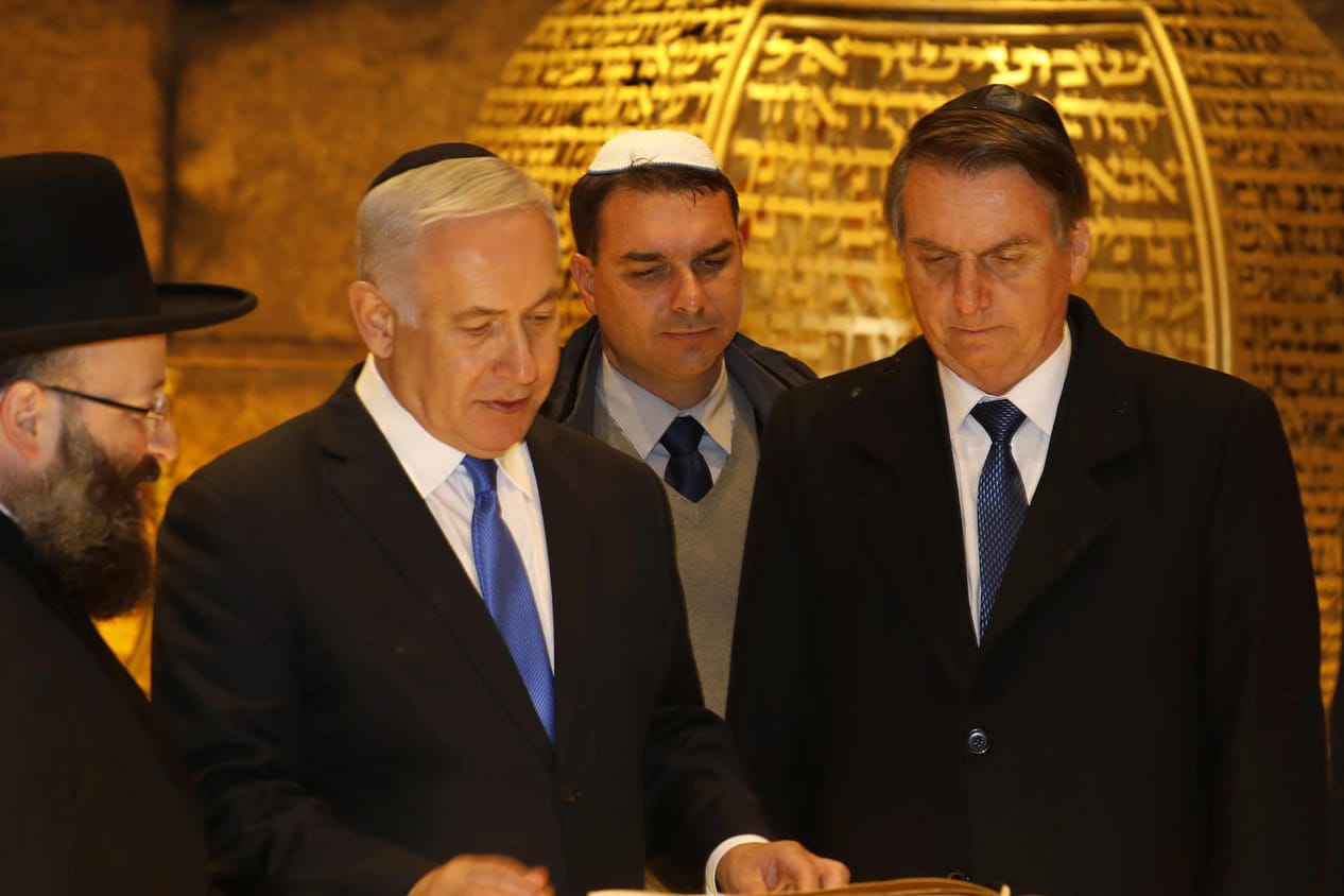 Israels Premier Netanjahu (2.v.l.) mit Bolsonaro (r.): Brasiliens Präsident sorgt für Missstimmung in den Beziehungen.