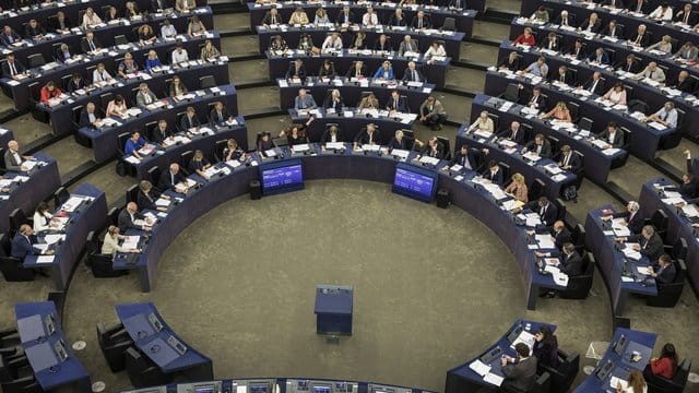 Abstimmung im Europäischen Parlament in Straßburg. Abstimmung im Europäischen Parlament in Straßburg.