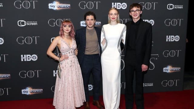 Maisie Williams (l-r), Kit Harington, Sophie Turner und Isaac Hempstead Wright bei der Premiere der achten Staffel von "Game of Thrones" in Belfast.