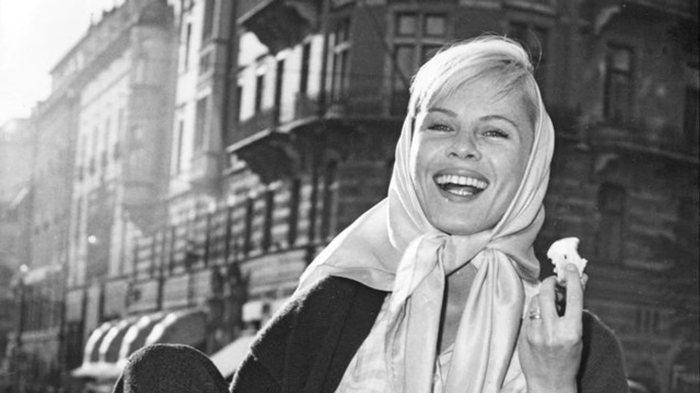 Die schwedische Schauspielerin Bibi Andersson 1964 in Stockholm.