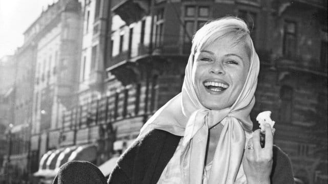 Die schwedische Schauspielerin Bibi Andersson 1964 in Stockholm.