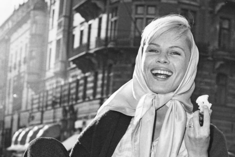 Die schwedische Schauspielerin Bibi Andersson 1964 in Stockholm.