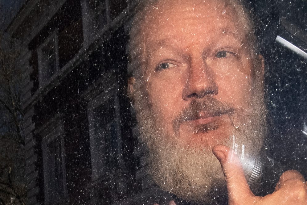 Julian Assange nach seiner Festnahme vergangene Woche: Er machte sich mit russischen Staatshackern gemein.