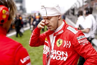 Ein nachdenklicher Sebastian Vettel: Der Ferrari-Pilot fuhr im dritten Saisonrennen erneut hinterher.