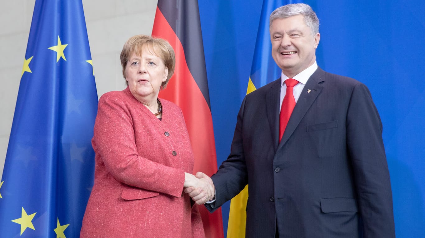 Angela Merkel und Petro Poroschenko: Die SPD hat das Treffen der Kanzlerin mit dem ukrainischen Präsidenten kritisiert.