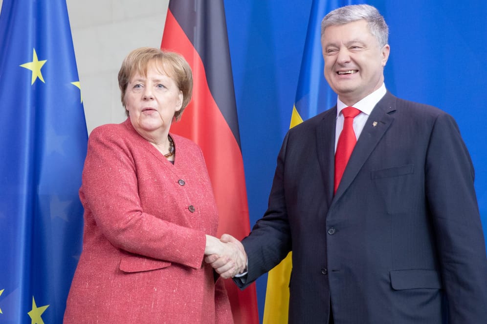 Angela Merkel und Petro Poroschenko: Die SPD hat das Treffen der Kanzlerin mit dem ukrainischen Präsidenten kritisiert.