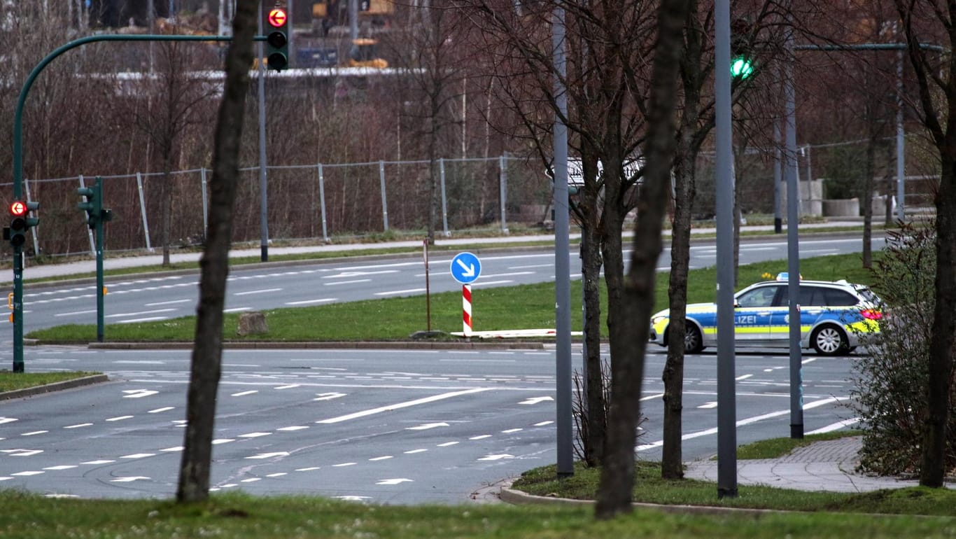 Straßensperrungen bei einer Bombenentschärfung in Essen (Archivbild): Die Behörden mahnen Anwohner, ihren Anweisungen unbedingt zu folgen.