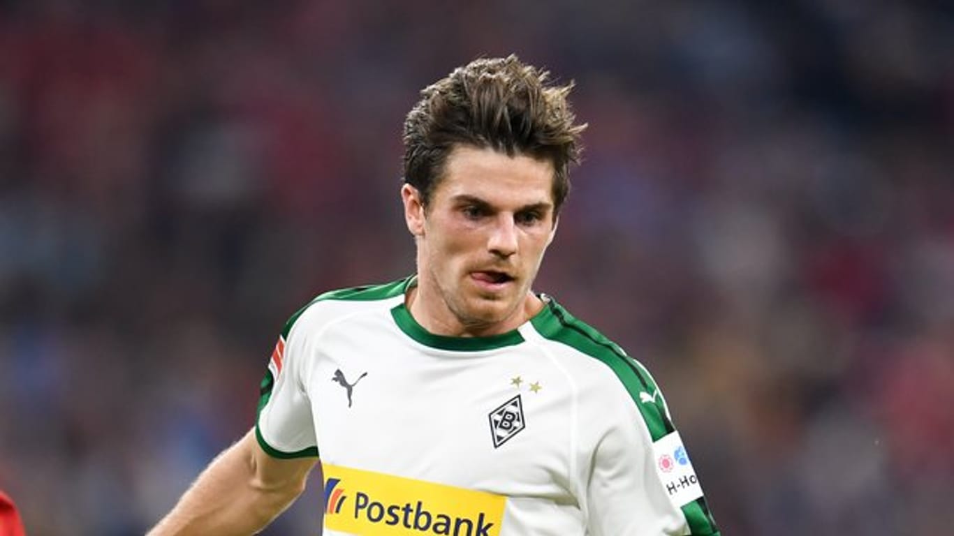 Mittelfeldspieler Jonas Hofmann hat seinen Vertrag bei Borussia Mönchengladbach vorzeitig bis 2023 verlängert.