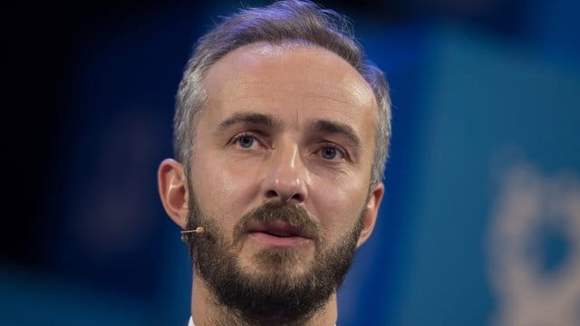 Im Streit um das Schmähgedicht von Jan Böhmermann ist ein Urteil gefallen. Im Streit um das Schmähgedicht von Jan Böhmermann ist ein Urteil gefallen.
