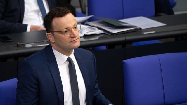 Jens Spahn (CDU) möchte den Wettbewerb der Krankenkassen um günstige Bedingungen ankurbeln.