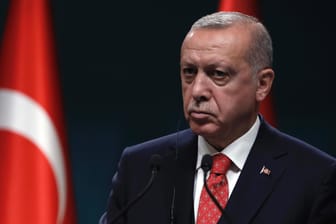 Recep Tayyip Erdogan: Der türkische Präsident hat bei den Kommunalwahlen die Großstädte Istanbul und Ankara verloren.