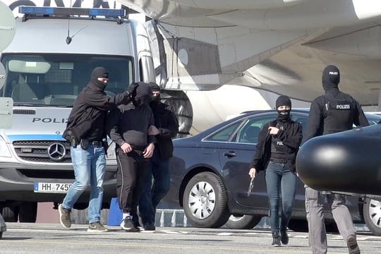 Ein mutmaßliches IS-Mitglied wurde in Hamburg festgenommen.