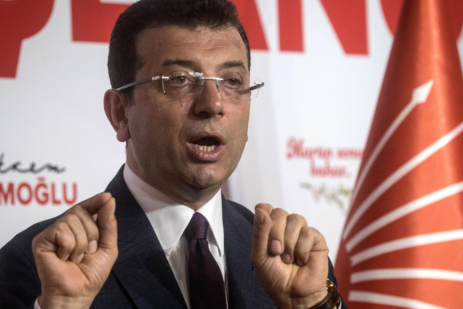 Ekrem Imamoglu: Der Politiker der türkischen Republikanischen Volkspartei (CHP) geht als Sieger der Bürgermeisterwahl in Istanbul hervor. Die Regierungspartei AKP erkennt die Wahl nicht an und erwirkt Neuwahlen.