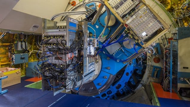 Das Ferninfrarot-Spektrometer GREAT (German Receiver for Astronomy at Terahertz Frequencies). Das Ferninfrarot-Spektrometer GREAT (German Receiver for Astronomy at Terahertz Frequencies).