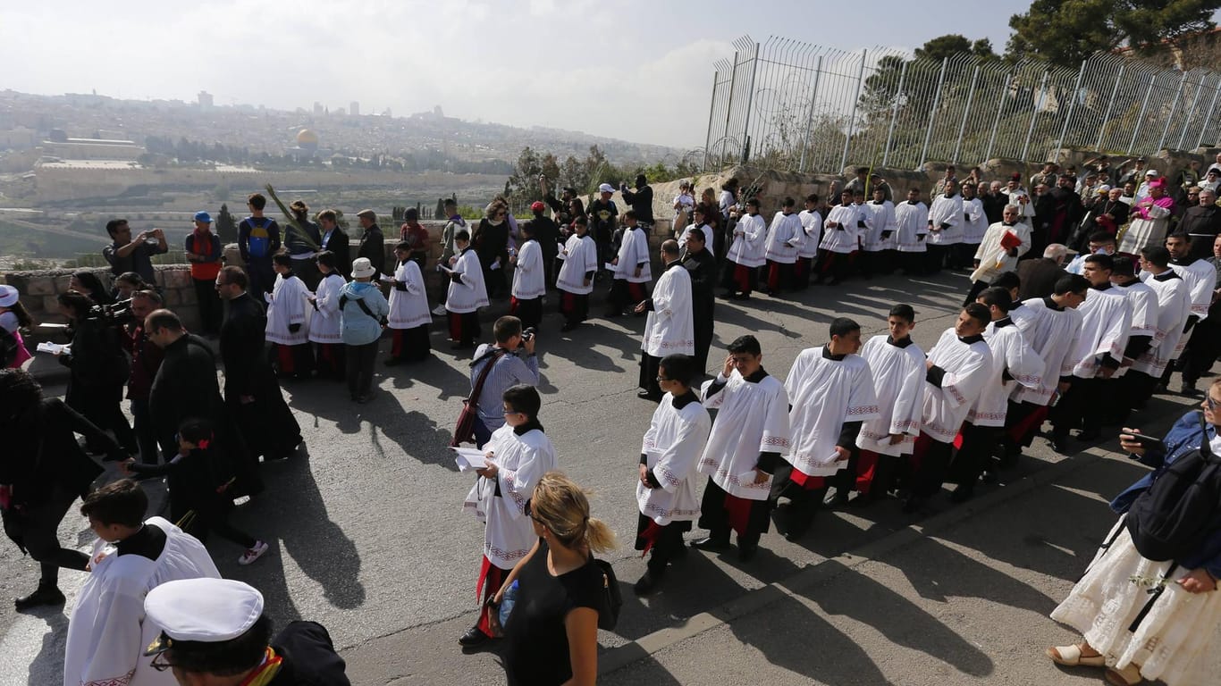 Palmsonntagsprozession in Jerusalem: Nicht allen Gaza-Christen wird die Reise in die Stadt an Ostern erlaubt.