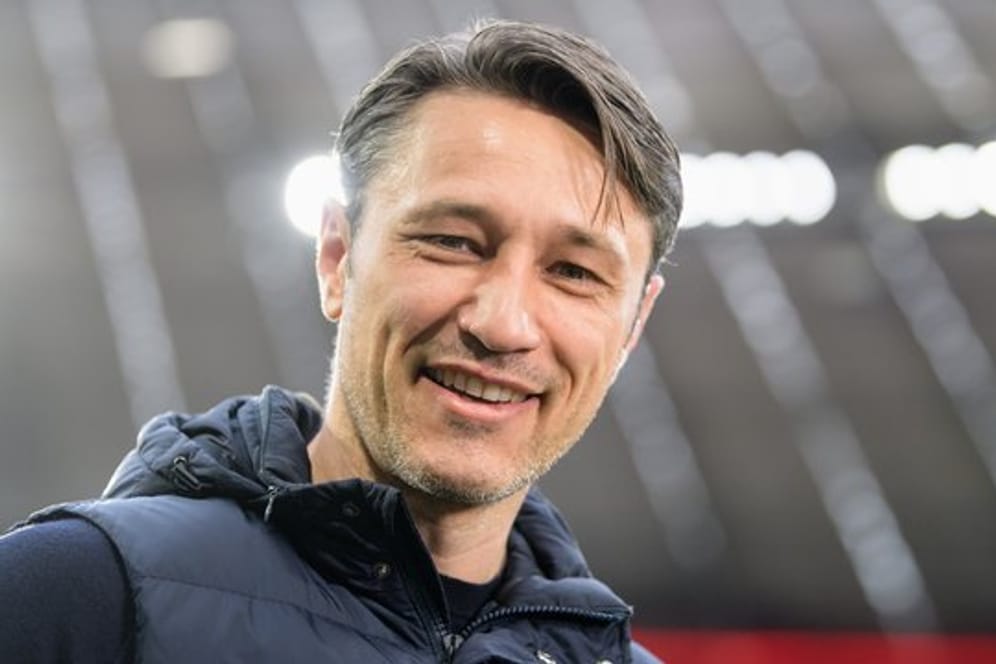 Trainer Niko Kovac vom FC Bayern München am Spielfeldrand.