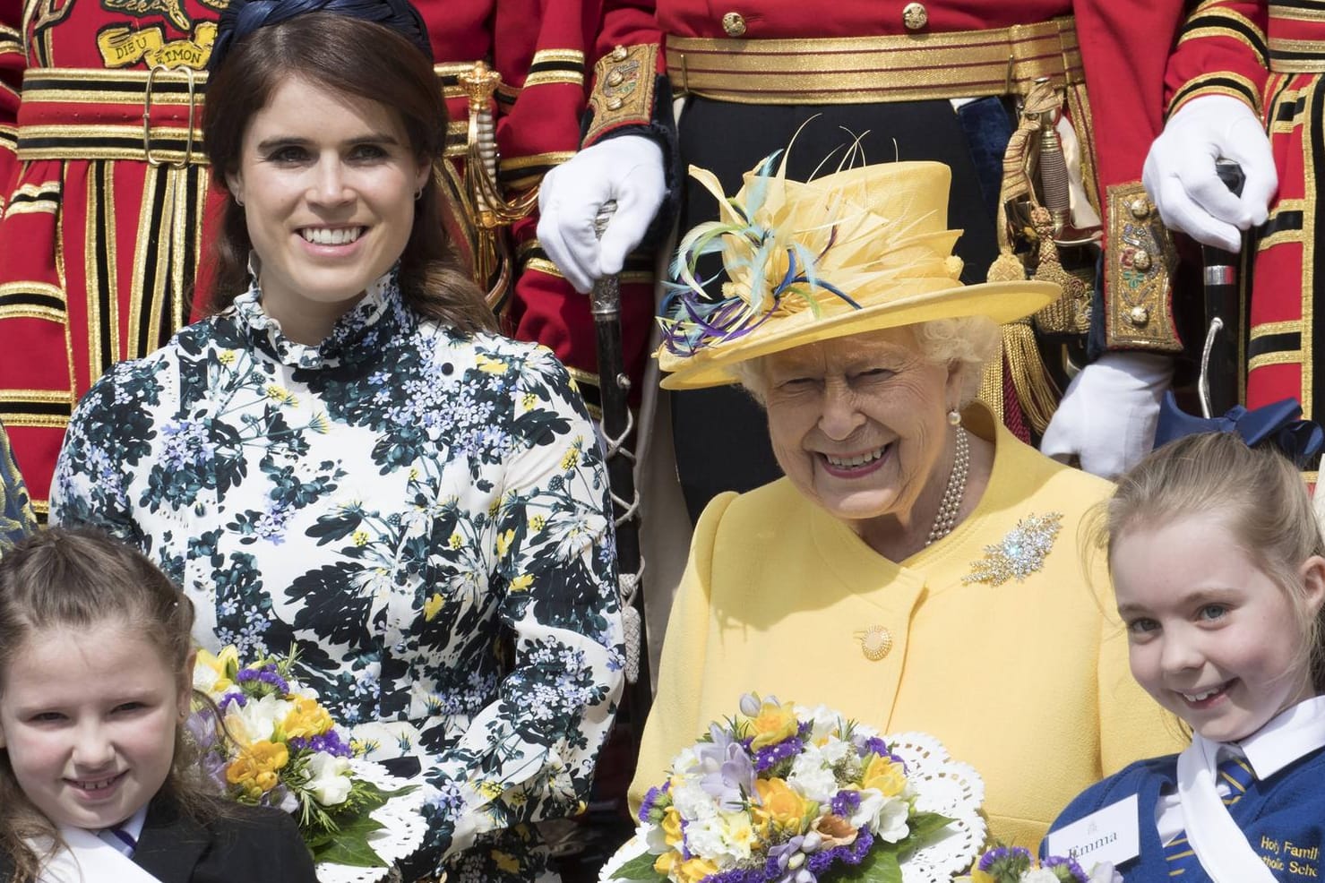 Prinzessin Eugenie und Queen Elizabeth II.: Die beiden nahmen gemeinsam am Royal Maundy Service in der St.-George's-Kapelle in Windsor teil.