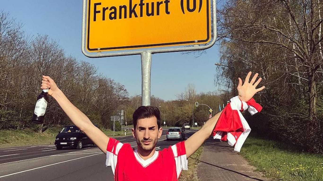 Dieser Benfica-Fan fuhr statt nach Frankfurt am Main nach Frankfurt an der Oder.