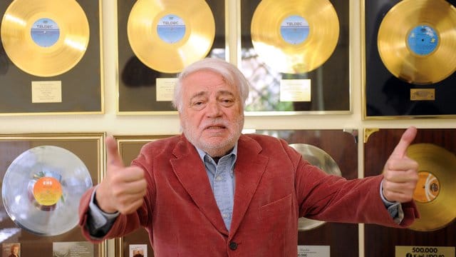 Die Goldenen Schallplatten untermauern den Erfolg von Hans Rudolf Beierlein.