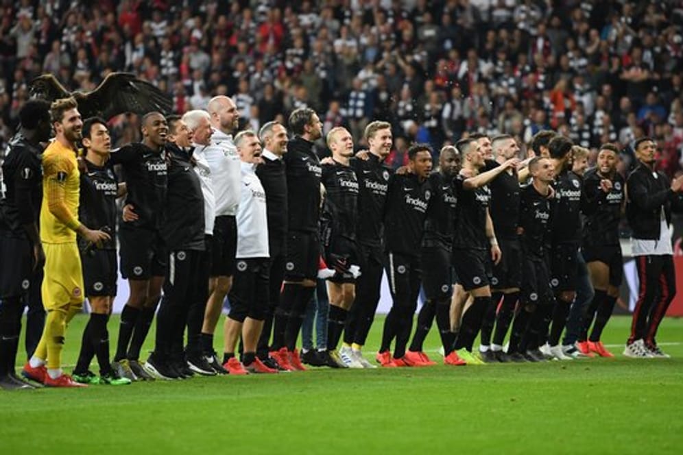 Die Frankfurter feierten ausgelassen den Sieg gegen Benfica Lissabon.