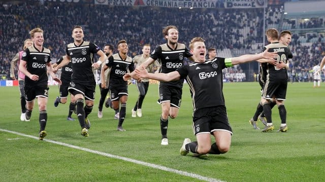 Durch den Erfolg von Ajax Amsterdam verschob die niederländische Liga einen Spieltag. Durch den Erfolg von Ajax Amsterdam verschob die niederländische Liga einen Spieltag.