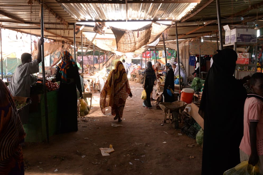 Khartum: Ein Markt in einem Stadtteil von Khartum. Hier leben viele Flüchtlinge und andere Migranten vor allem aus Eritrea und Äthiopien. Nach dem Putsch im Sudan ist das Land im Umbruch.