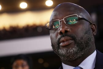 George Weah: Der Präsident von Liberia kann sein Büro nun für fünf Tage nicht benutzen. (Archivbild)