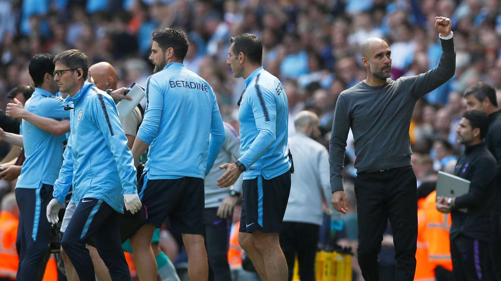 Manchester City bleibt nach dem Sieg gegen Tottenham in der Pole-Position. Manchester City bleibt nach dem Sieg gegen Tottenham in der Pole-Position.