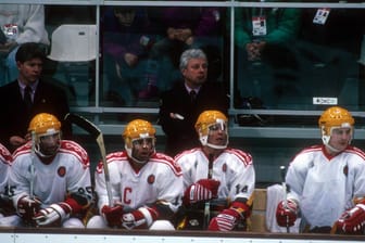 Der ehemalige Bundesligatrainer: Ludek Bukac (hinten Mitte) im Jahr 1992 als Coach der deutschen Nationalmannschaft.