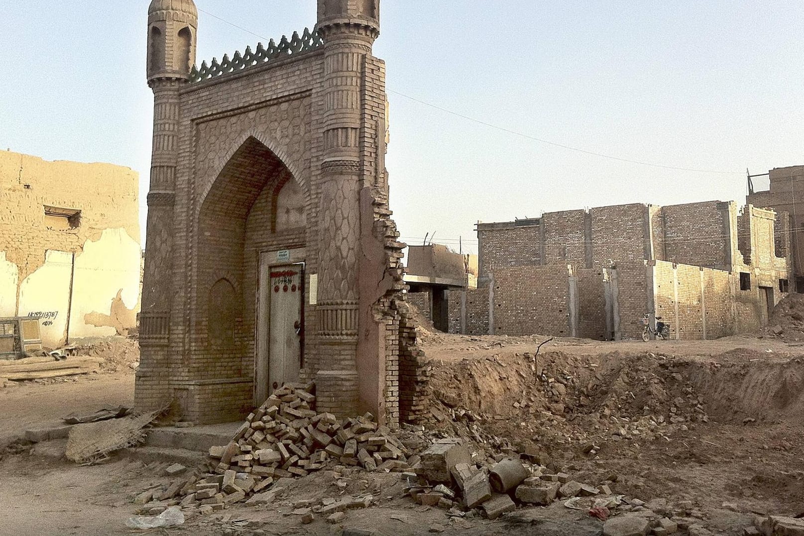 Ruine einer Moschee in Kashgar (Archivbild): Angeblich verschwinden in der Region immer mehr muslimische Gebetshäuser.