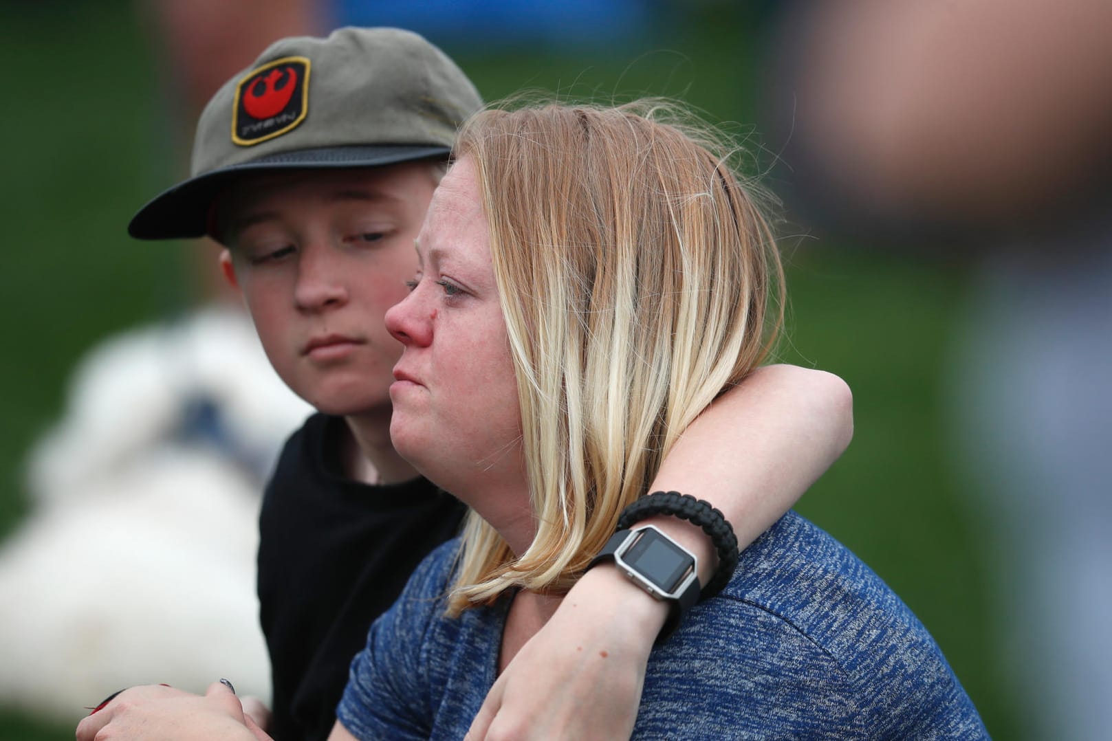 Colorado, USA: Bei einer Gedenkfeier ist am Samstag an die Opfer des Massakers an der Columbine High School vor 20 Jahren erinnert worden.