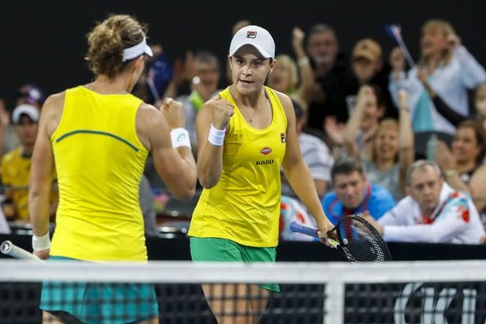 Stehen mit Australien im Fed-Cup-Finale: Sam Stosur (l) und Ashleigh Barty.