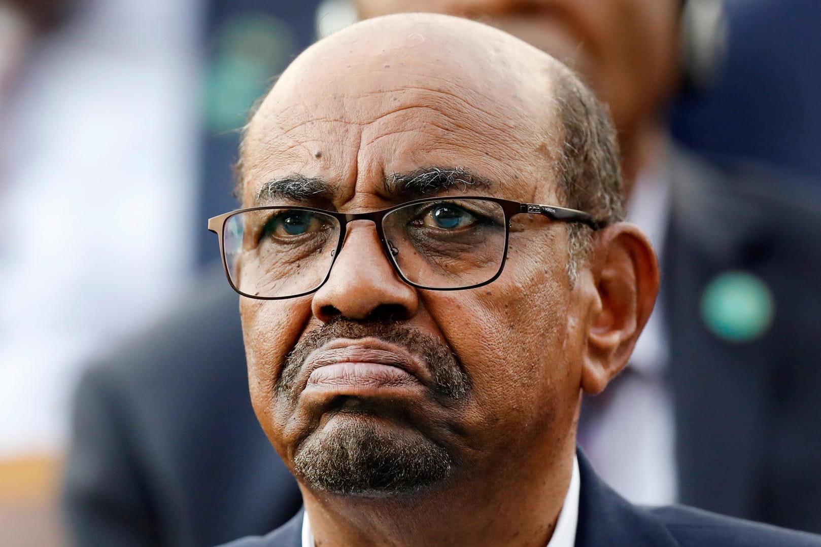 Omar al-Baschir (Archivbild): Ermittler haben im Haus des abgesetzten Langzeitpräsidenten des Sudan rund sieben Millionen Euro Bargeld gefunden.