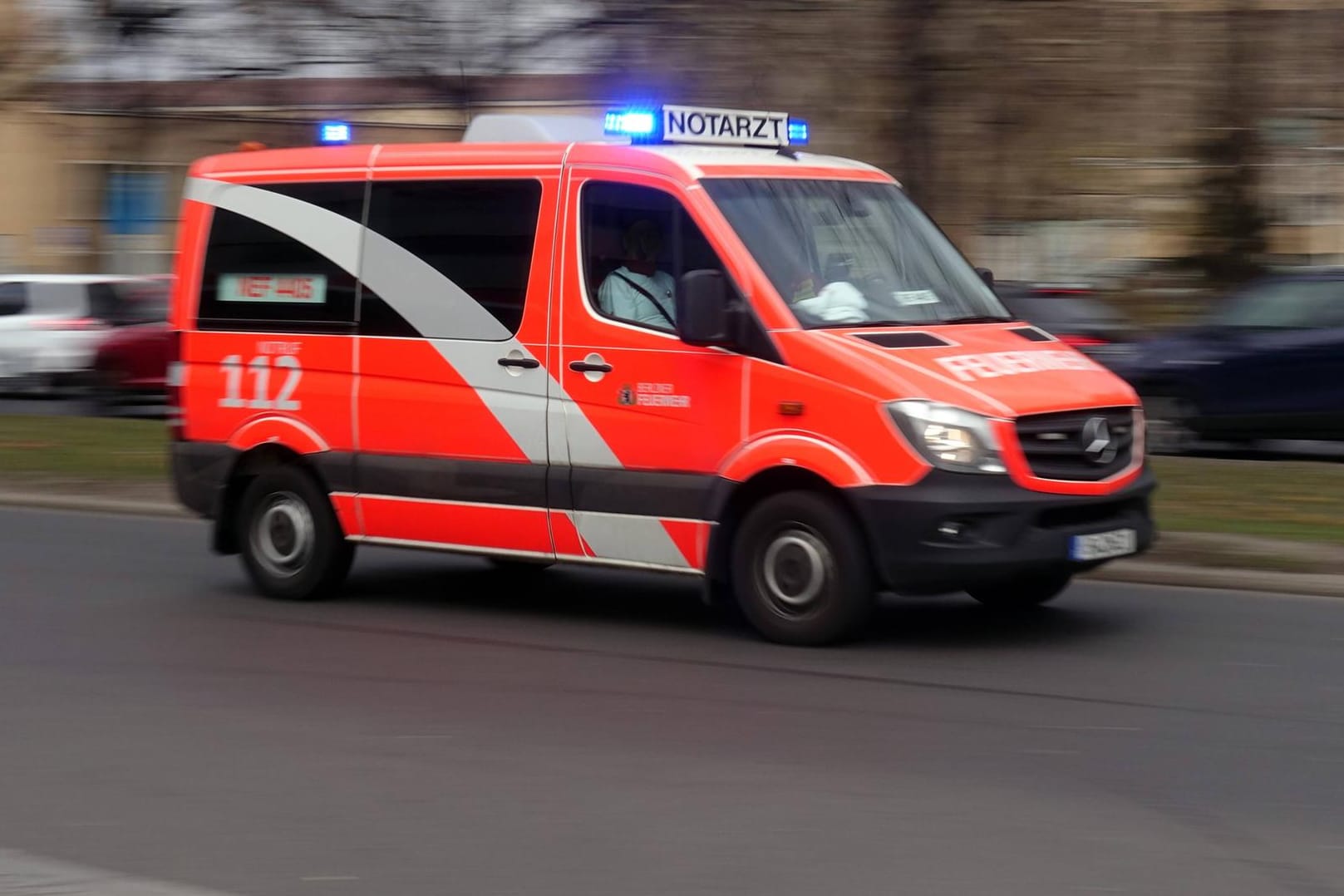 Unfall in Sachsen-Anhalt (Symbolbild): Ein Gabelstapler hat einen Mann in Sorge unter sich begraben.