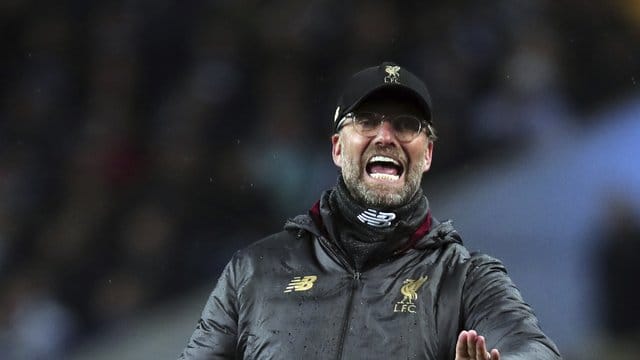 Liverpool-Coach Jürgen Klopp siegt mit seinem Team gegen Cardiff City. Liverpool-Coach Jürgen Klopp siegt mit seinem Team gegen Cardiff City.