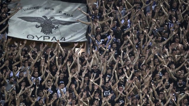 Fans von Saloniki dürfen endlich wieder über den Meistertitel jubeln. Fans von Saloniki dürfen endlich wieder über den Meistertitel jubeln.