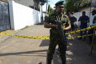 Colombo, Sri Lanka: Mehr als eine Woche vor der Serie von Anschlägen hatte die Polizei des Landes Hinweise auf mögliche Angriffe auf Kirchen.
