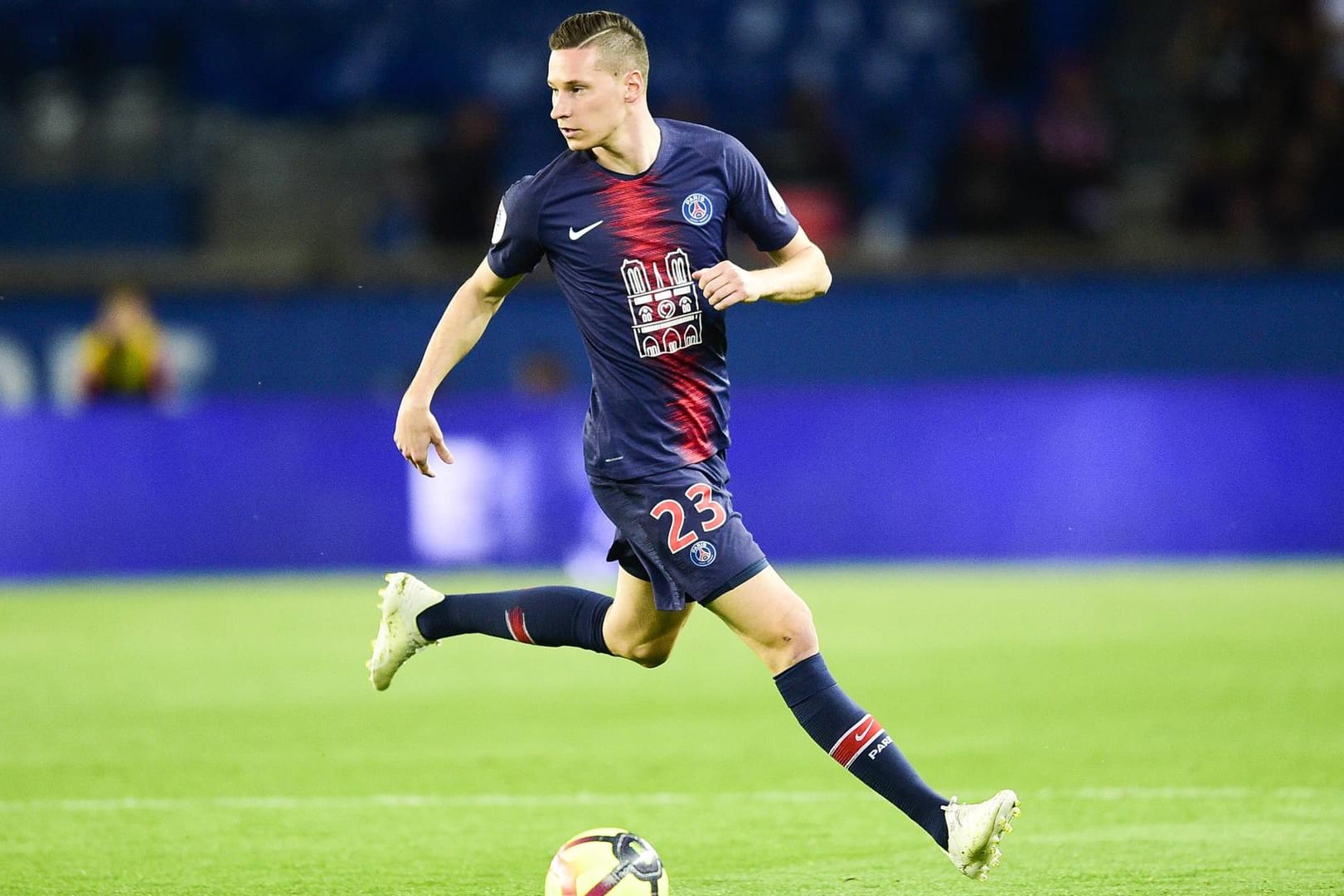 Im blau-roten Trikot: Julian Draxler wechselte im Januar 2017 vom VfL Wolfsburg zu PSG.