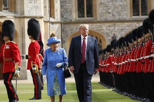 Donald Trump im vergangenen Juli zusammen mit der britischen Königin bei einem Besuch auf Windsor Castle.