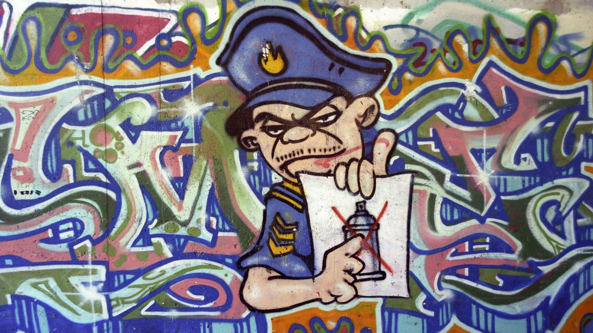 Graffito (Symbolbild): Die Bundespolizei hat am Osterwochenende mehrere Graffiti-Sprayer in Berlin vorläufig festgenommen. Graffito (Symbolbild): Die Bundespolizei hat am Osterwochenende mehrere Graffiti-Sprayer in Berlin vorläufig festgenommen.