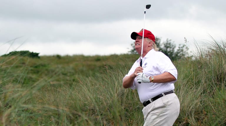Donald Trump spielt gern Golf: Hier fotografiert in Schottland.