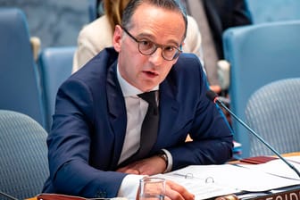 Bundesaußenminister Heiko Maas (l., SPD) im UN-Sicherheitsrat: Die US-Regierung schwächte den Resolutionsentwurf der Bundesregierung ab.
