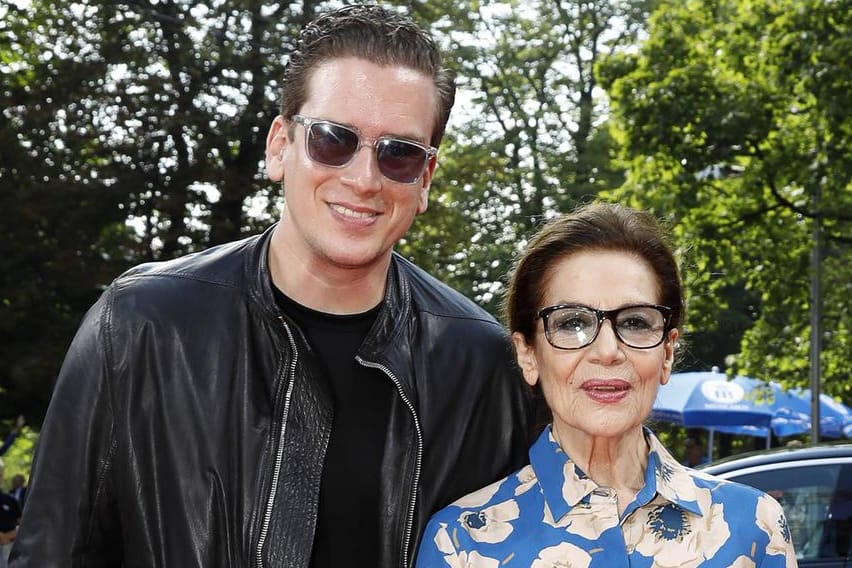 Juni 2018: Hannelore Elsner mit Sohn Dominik bei der Premiere von "Der große Rudolph" auf dem 36. Filmfest München.