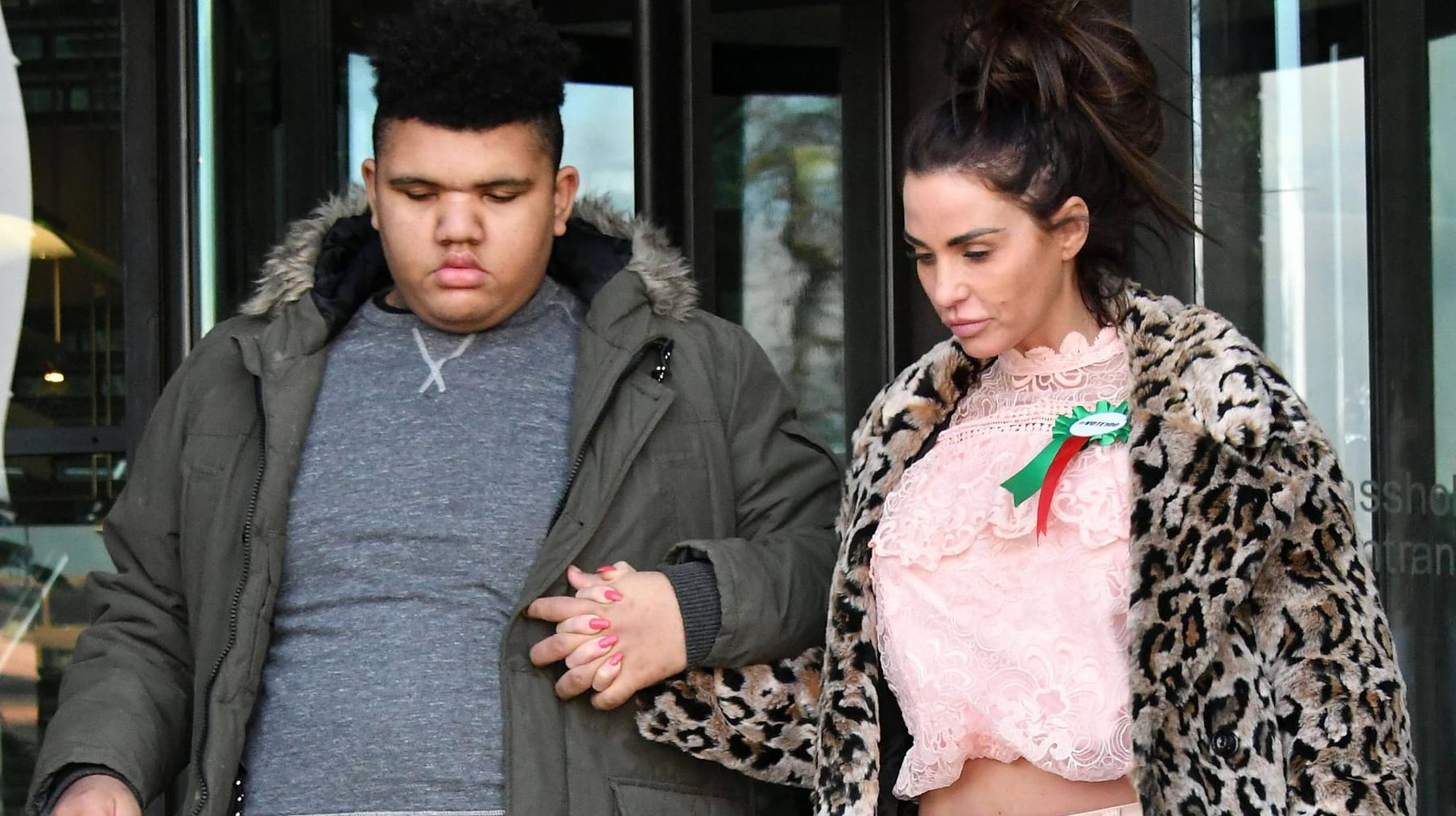 Harvey und Katie Price: Das Model gab seinen Sohn in ein Heim.