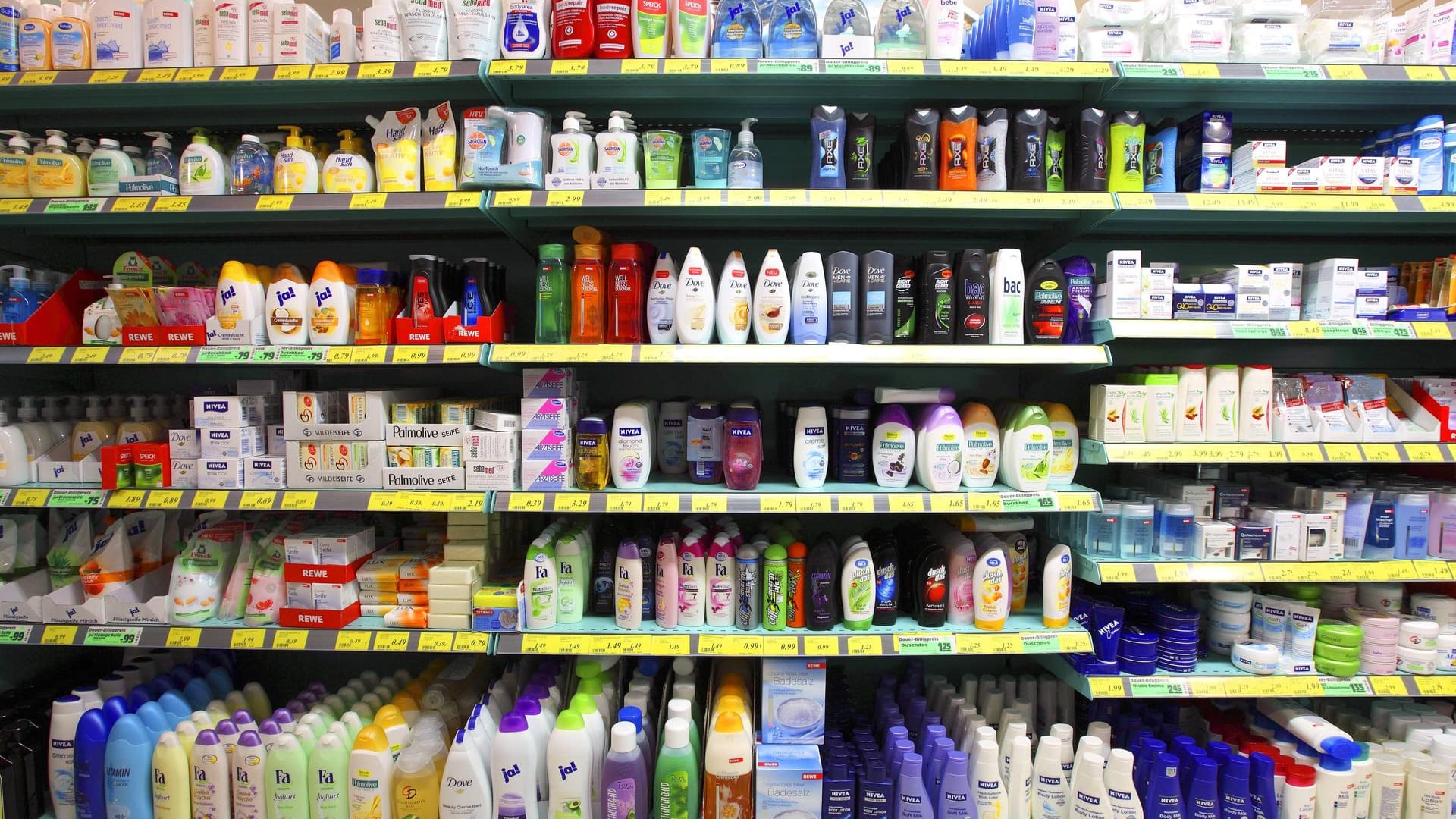 Drogerieartikel: Die Stiftung Warentest hat die Ergebnisse von 21 Tests von Shampoos, Sonnenschutzmitteln, Zahnpasta, Haargelen und Co. miteinander verglichen. Drogerieartikel: Die Stiftung Warentest hat die Ergebnisse von 21 Tests von Shampoos, Sonnenschutzmitteln, Zahnpasta, Haargelen und Co. miteinander verglichen.