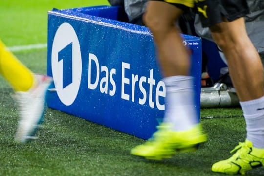 Am Samstag läuft das Revierderby Dortmund - Schalke im Free-TV.